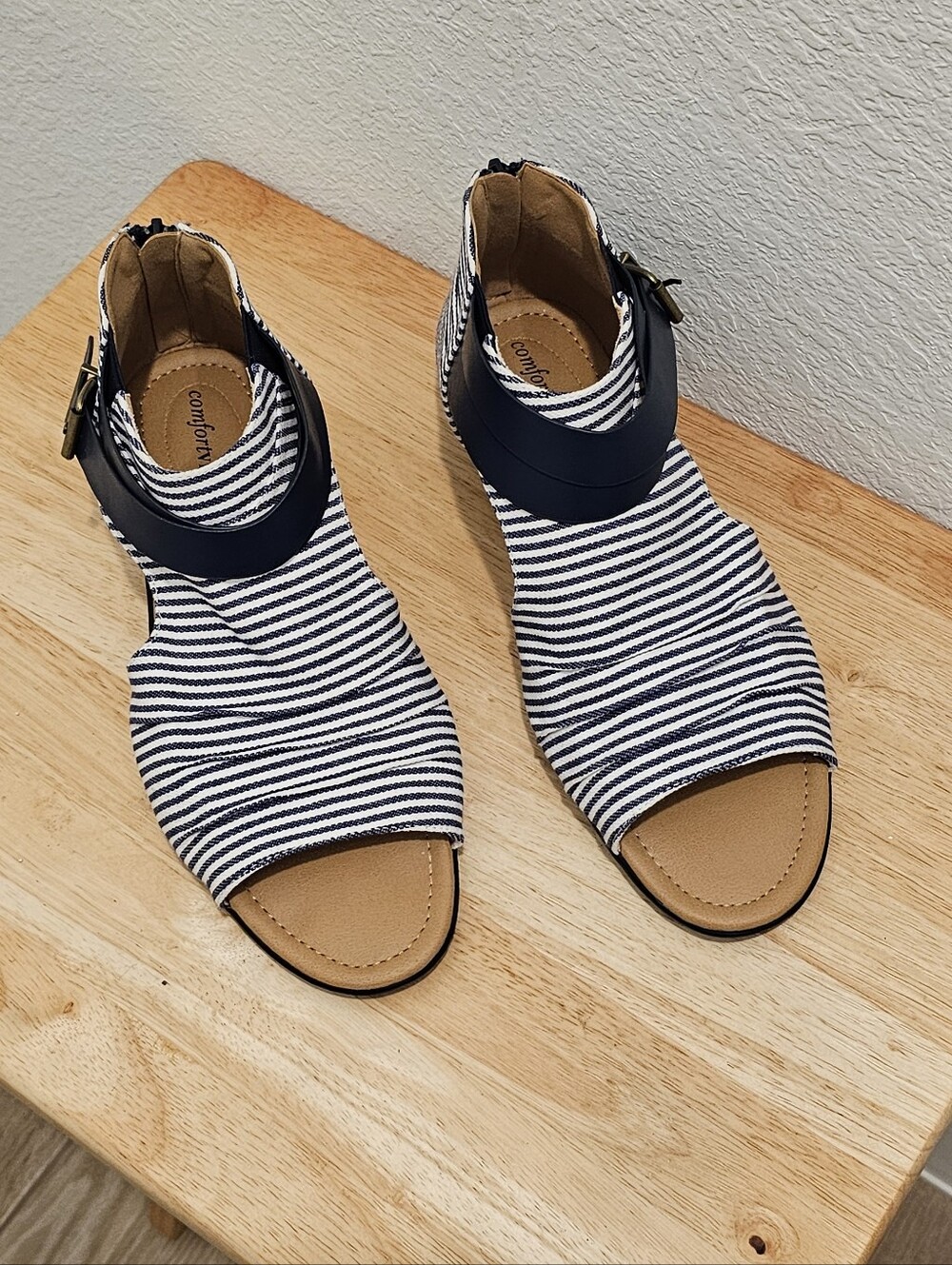 Comfortview Payton Striped Gladiator Sandals Shooties - Size 10M
